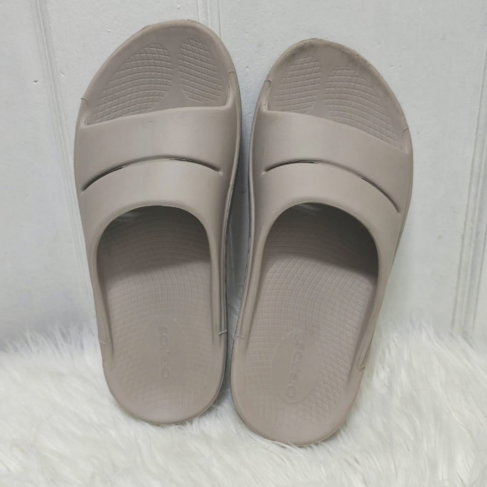 OOfos OOahh Sandals Nomad Taupe Comfort Slip-On Recovery Slides Size M6 / W8